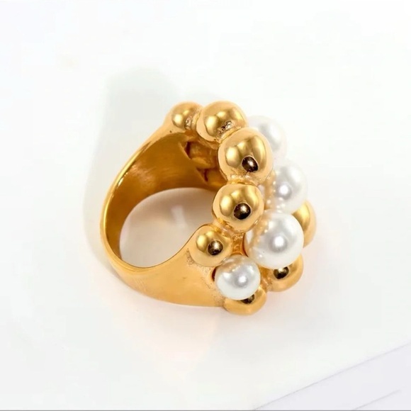 Elegant Pearl Gold Ring - Picture 14 of 16